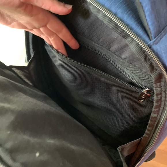 Samsonite modern utility 15.5” mini backpack - Picture 6 of 9